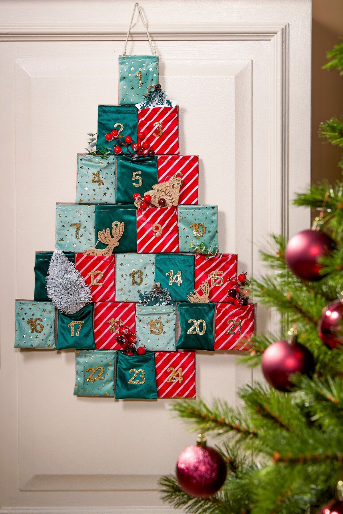 Advent Calendar - L72 X W1 X H51 Cm - Felt - Green, Red