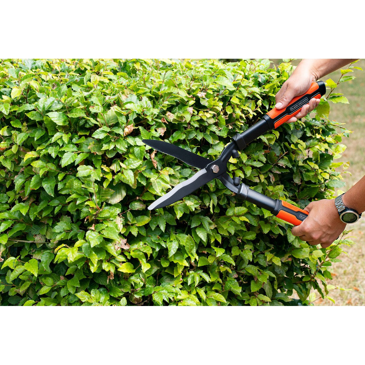 Hedge Shears Wavy Blade 21"