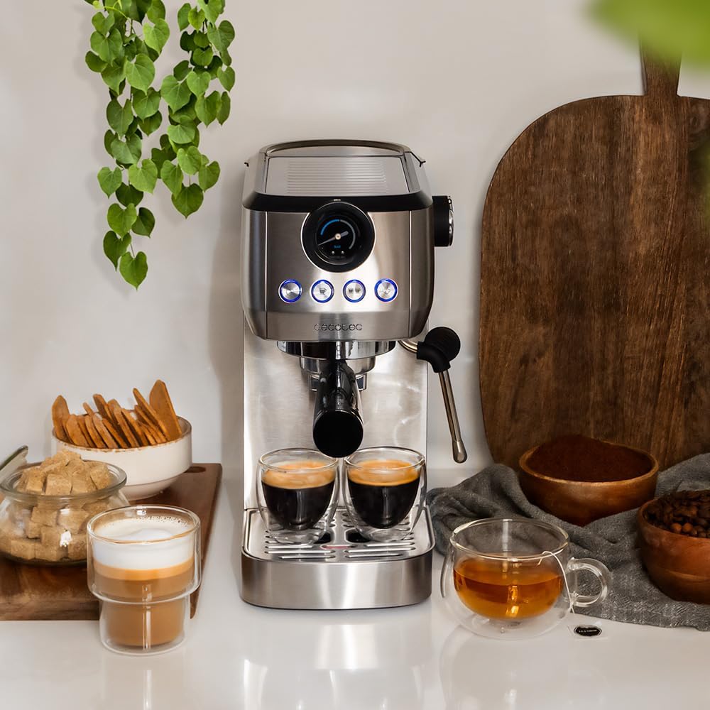 Cecotec Cafetière espresso compacte Power Espresso 20 Steel Pro. 1350 W, 20 Bars, Système Thermoblock, Buse orientable, Porte-filtre avec double sortie et 2 filtres, 1,3 litre